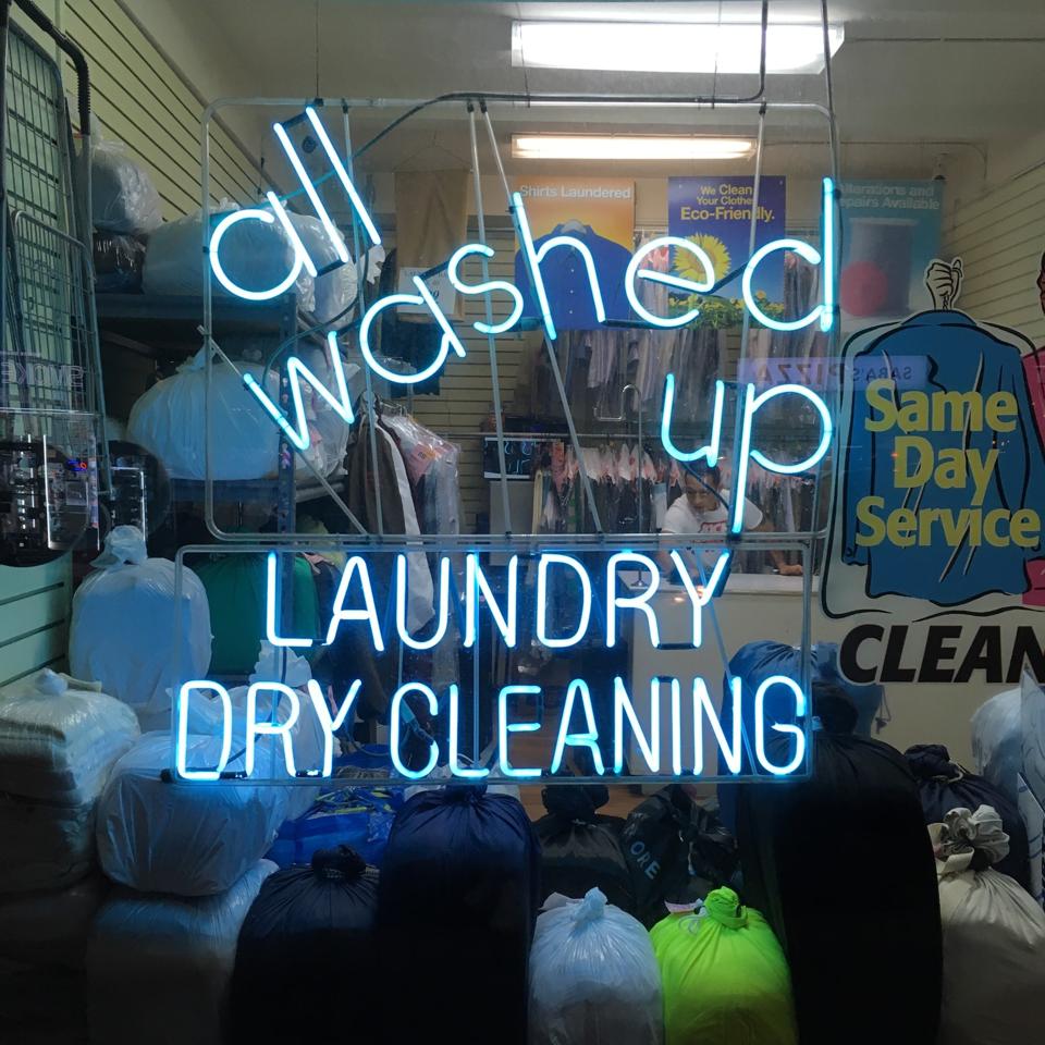 Hauska pesulan kyltti New Yorkissa